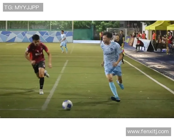 足球巨星亲临篮球赛场展现运动魅力与跨界友谊的精彩瞬间